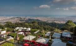 ¿Qué mejor programa que pasar una tarde de verano en una terraza con vistas a Barcelona?