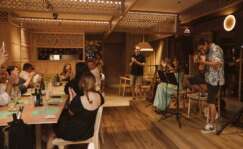 Cada jueves y viernes hay espectáculos de rumba catalana en Rumbla