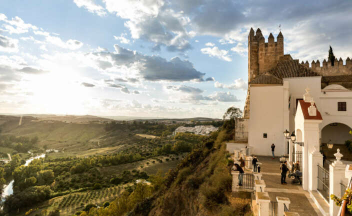 El Parador Arcos de la Frontera está situado en uno de los pueblos más bonitos de la sierra de Cádiz.