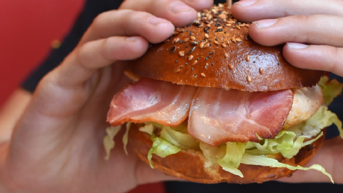 Una de las hamburguesas de Red Garter Barcelona