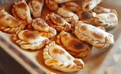 Una bandeja de empanadas argentinas