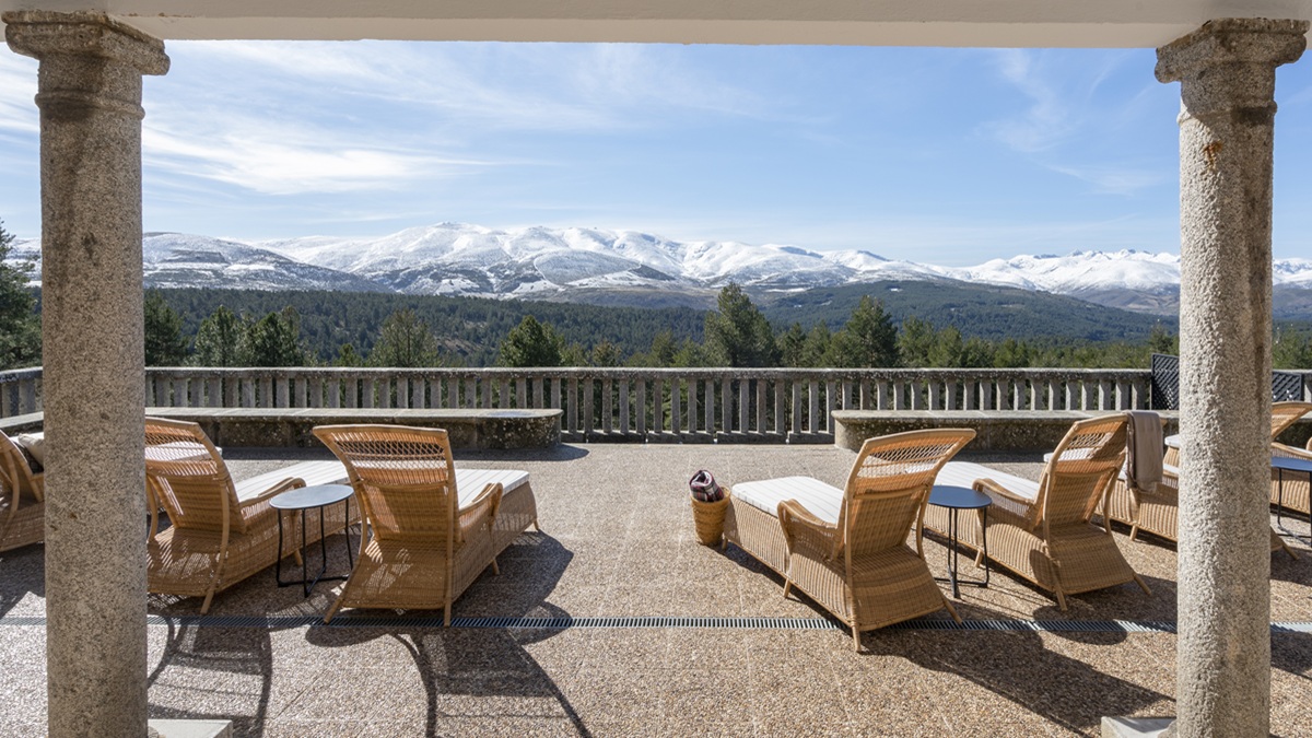 La terraza del Parador de la Sierra de Gredos