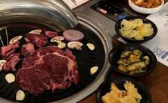 Barbacoa coreana en el Hana Restaurant de Barcelona