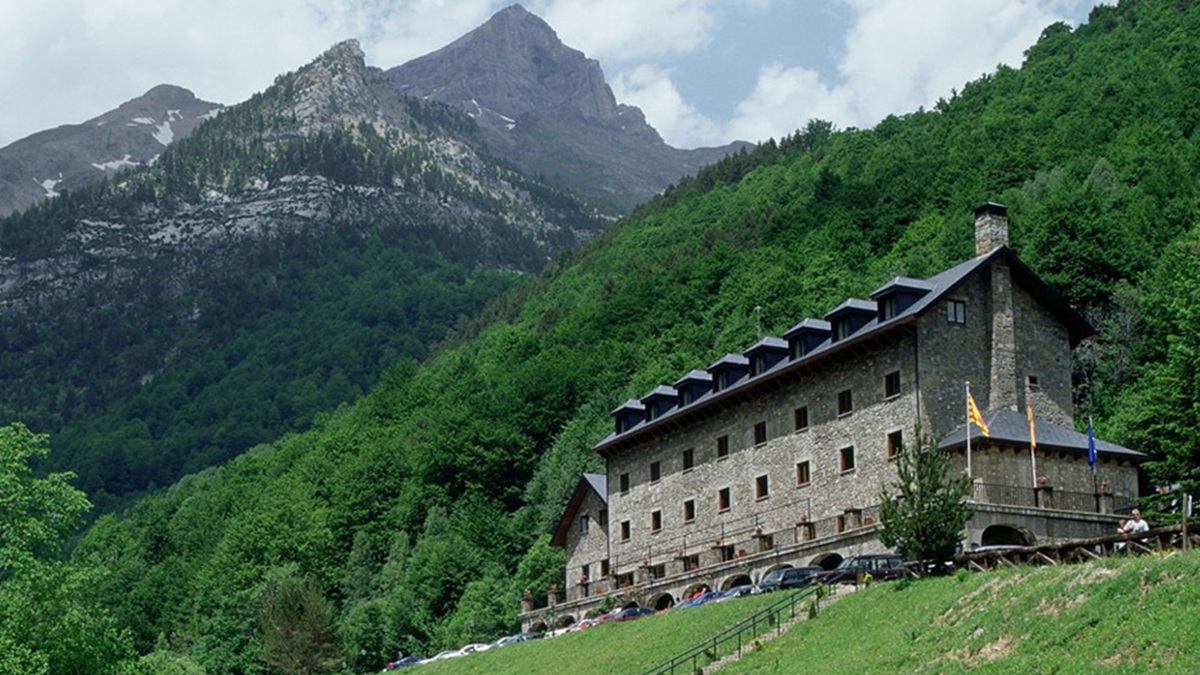 El exterior del Parador de Bielsa