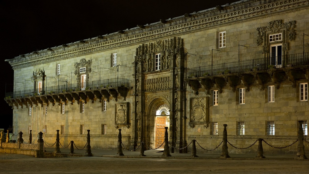 La fachada del Parador de Santiago de Compostela