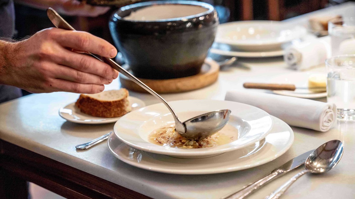 El popular cocido madrileño de Molino de Pez