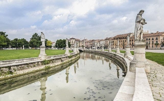 1024px Padua   Prato della Valle