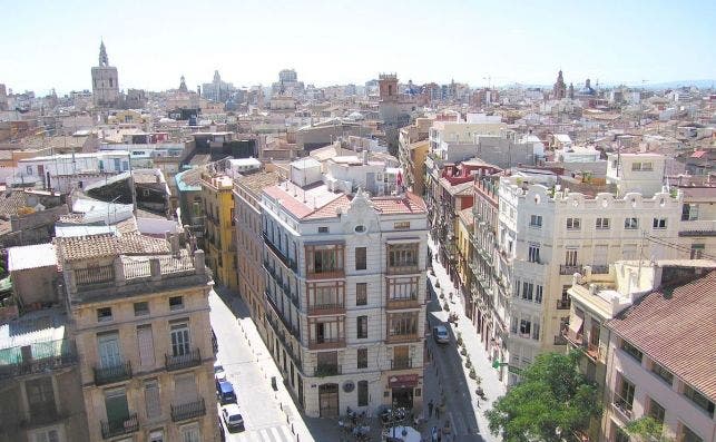 Valencia no otorgarÃ¡ licencias para hoteles y pisos turÃ­sticos hasta mayo.