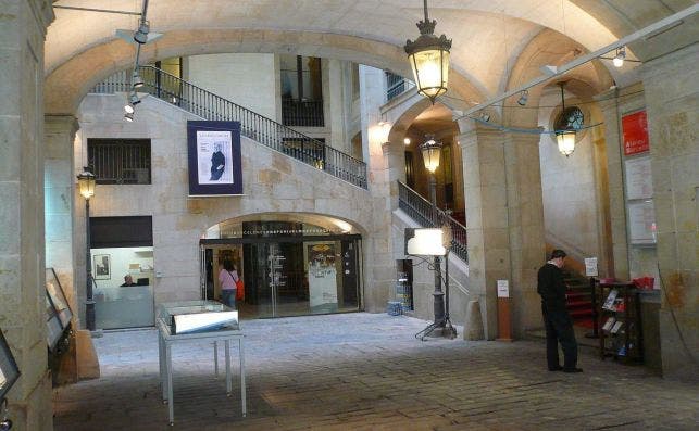 El Ateneu BarcelonÃ©s, ubicado en un palacio medieval.