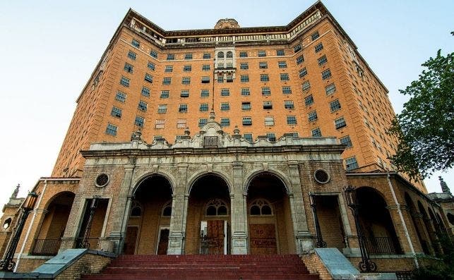 1280px The Baker Hotel, Mineral Wells, Texas