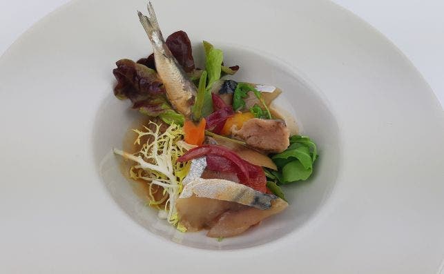 Ensalada de pescados al escabeche. Foto: JP Chuet.