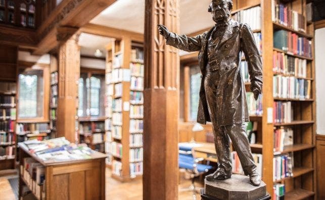 250.000 tÃ­tulos componen la biblioteca de Gladstone's Library.