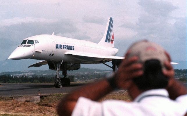 Un Concorde de Air France en el aeropuerto Juan SantamarÃ­a, en Costa Rica. | EFE