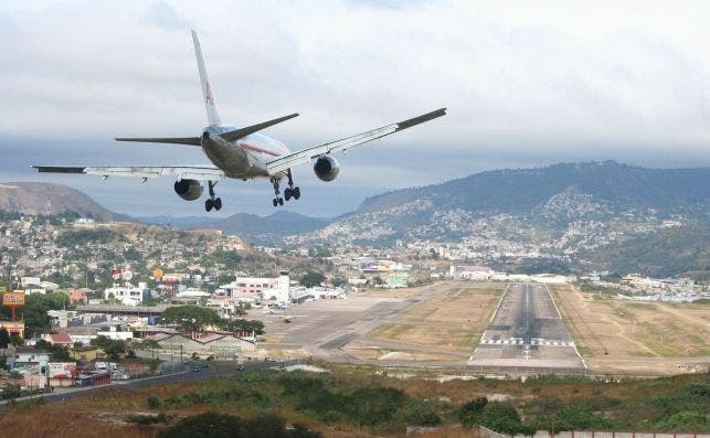 757landing toncontin