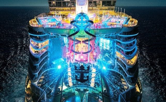 El Symphony of the Seas, de Royal Caribbean, es el mayor barco de pasajeros construido hasta la fecha.