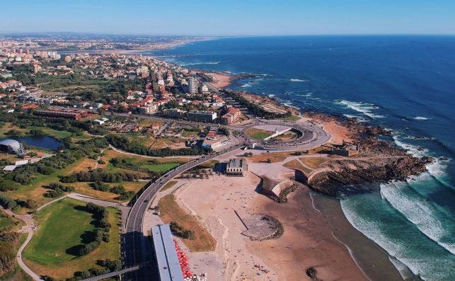 A pocos metros del mar, el pulmón verde de Parque da Cidade. Foto Pedro Menezes Unsplash