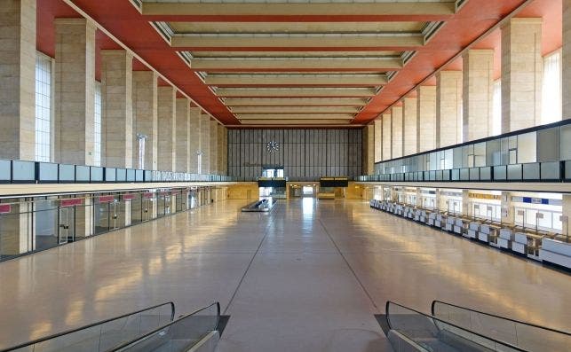 Abfertigungshalle.Flughafen.Tempelhof.Berlin.2017
