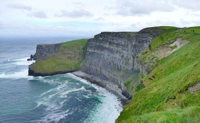 Acantilados de Moher, Irlanda. Foto: Holidu.