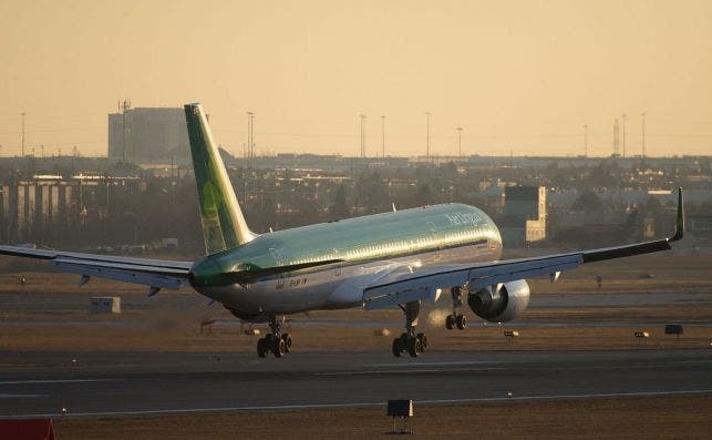 Aer Lingus (ASL Airlines Ireland) Boeing 757 200 EI LBR (1) (24641586551)
