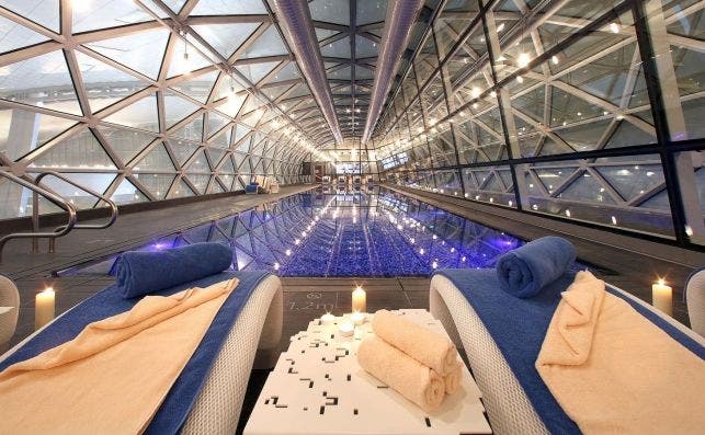 aeropuerto hamad piscina