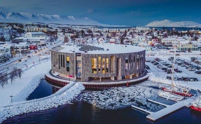 Akureyri HOF. Islandia.