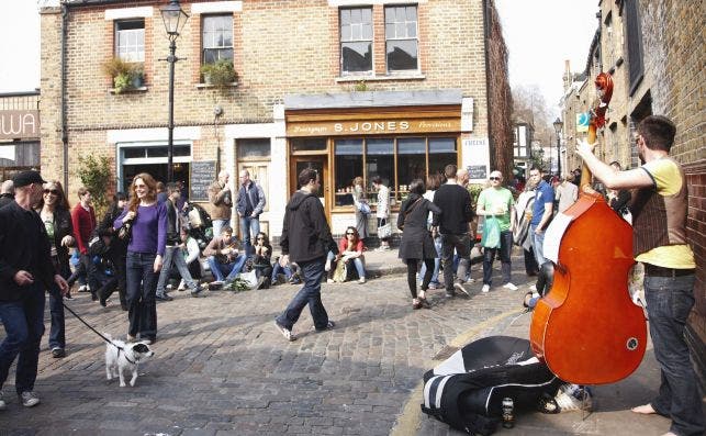 Ambiente en las calles de Shoreditch. Foto: VisitBritain.