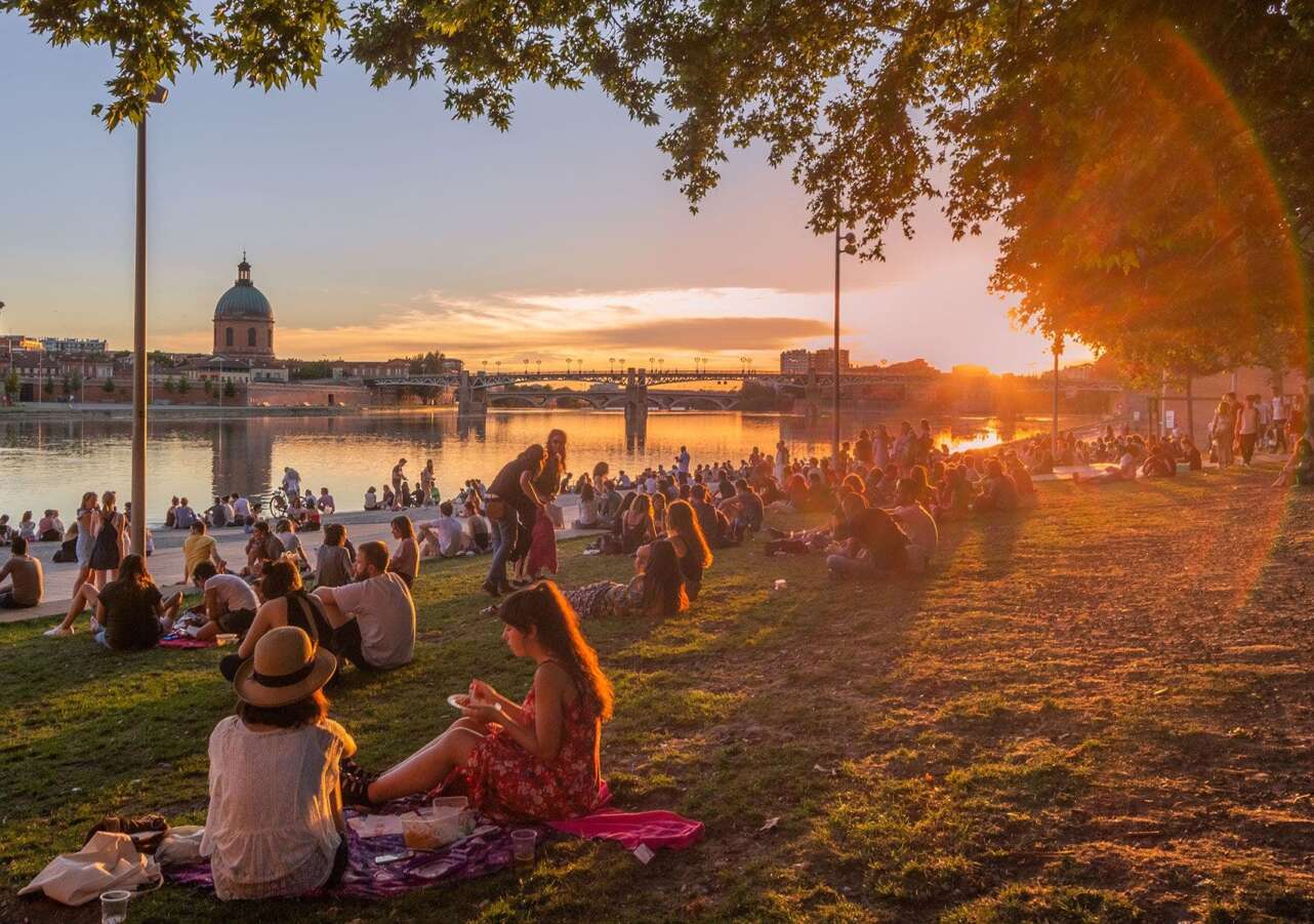 Ambiente en los alrededores del Garona. Foto Robin Alves Turismo de Toulouse.