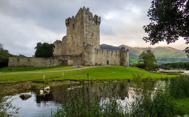 Cada tanto se descubren antiguos castillos. Foto Andre Ouellet - Unsplash