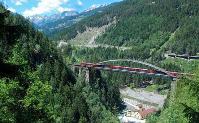 Arlberg train