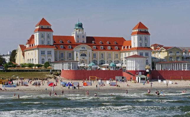 Balneario de Binz, en la ilsa de RuÌˆgen. Foto Erich Westendarp Pixabay