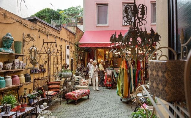 Venta de anticuarios en el barrio Bergmannstrasse. Foto:  Pierre Adenis-Visit Berlin