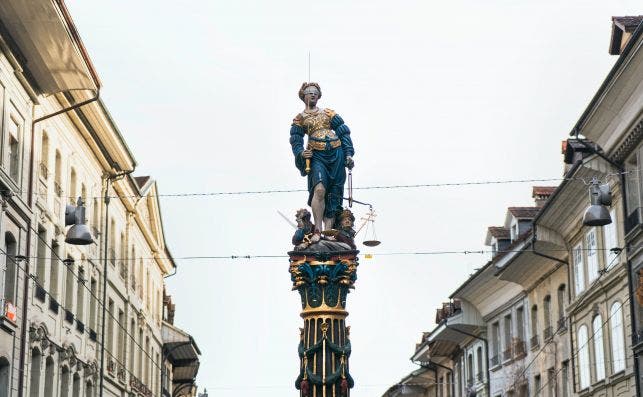 Berna estatua Foto Nicolas Jossi Unsplash