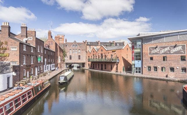 Birmingham es una ciudad de canales. Foto VisitBritain.