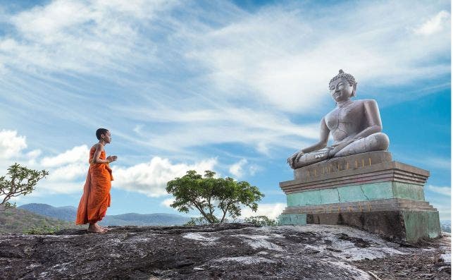 Budismo Foto Sasin Tipchai
