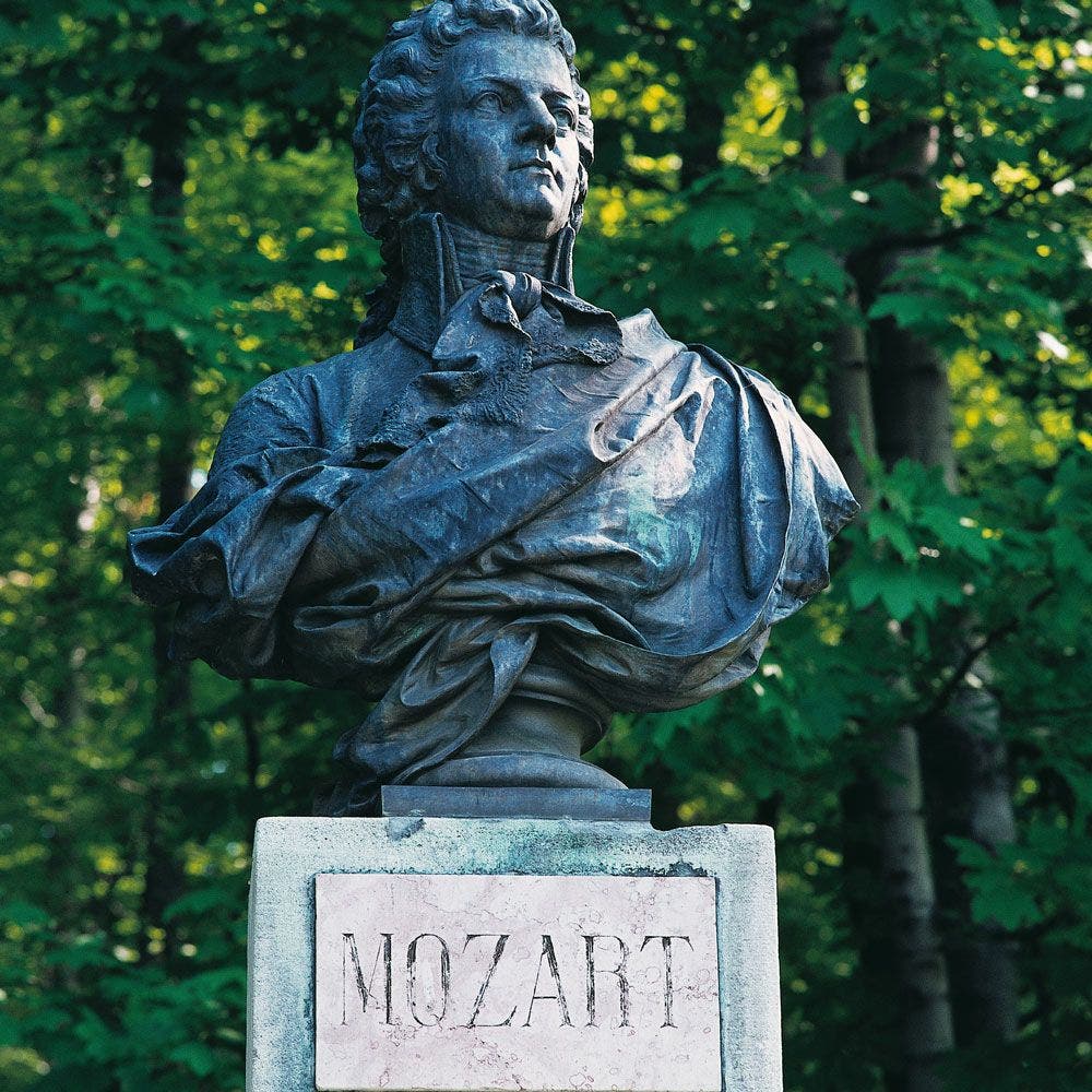 Busto en homenaje a Mozart...en la plaza Mozart. Foto: Turismo de Salzburgo.