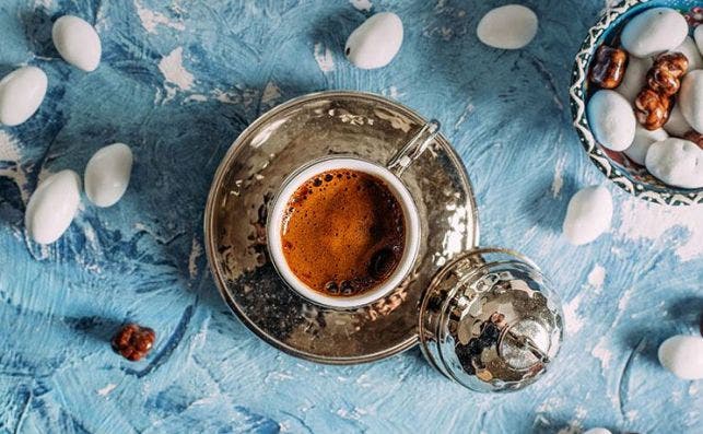 El cafÃ© dibek se elabora con un cazo colocado en las rocas. Foto: Go Turkey.