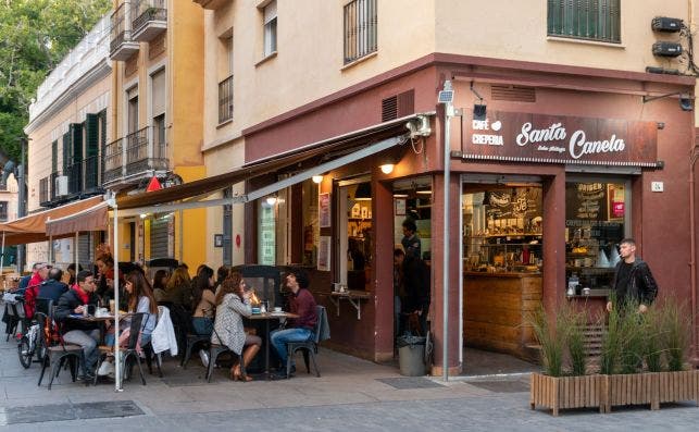 CafeteriÌa y Laboratorio Santa Canela en el Soho. Foto de Bo SaldanÌƒa