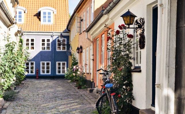 Calle Hjelmerstald, en el centro histoÌrico de Aalborg