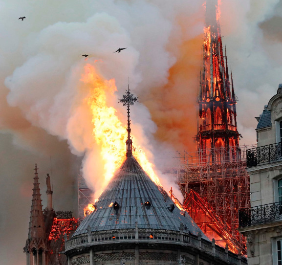 Fuego notre dame