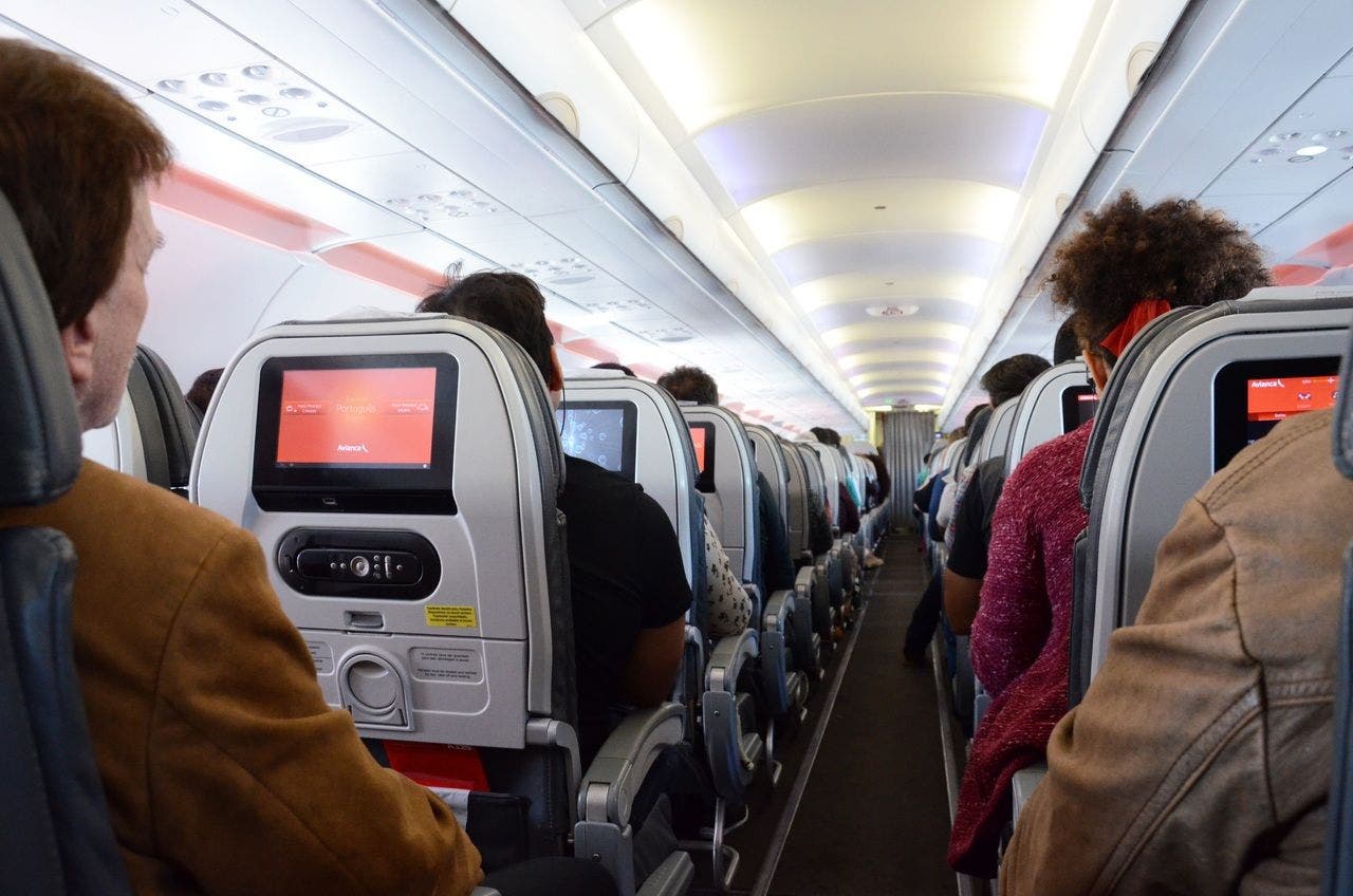Y si las aerolíneas comienzan a pesar a los pasajeros?