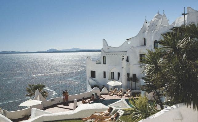 Casapueblo acoge tambieÌn un hotel. Foto Turismo de Uruguay.