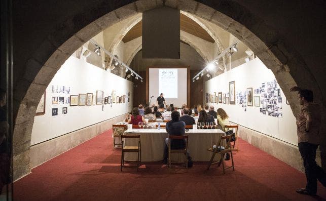 Cata en el interior del VINSEUM. Vilafranca. Foto E