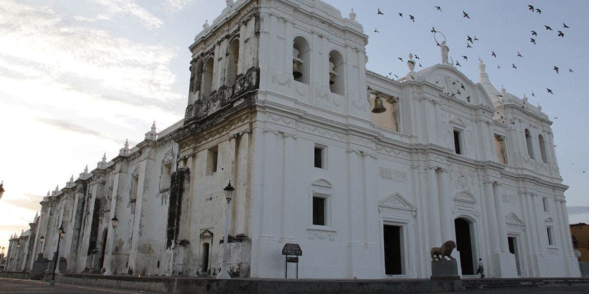 Catedral de LeoÌn, Nicaragua. Foto: Turismo de CentroamÃ©rica.