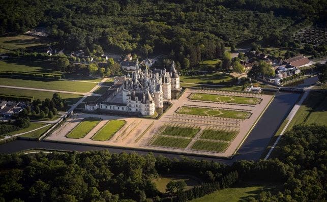 Chateau Chambord Vol Montgolfiere Â©L .de Serres