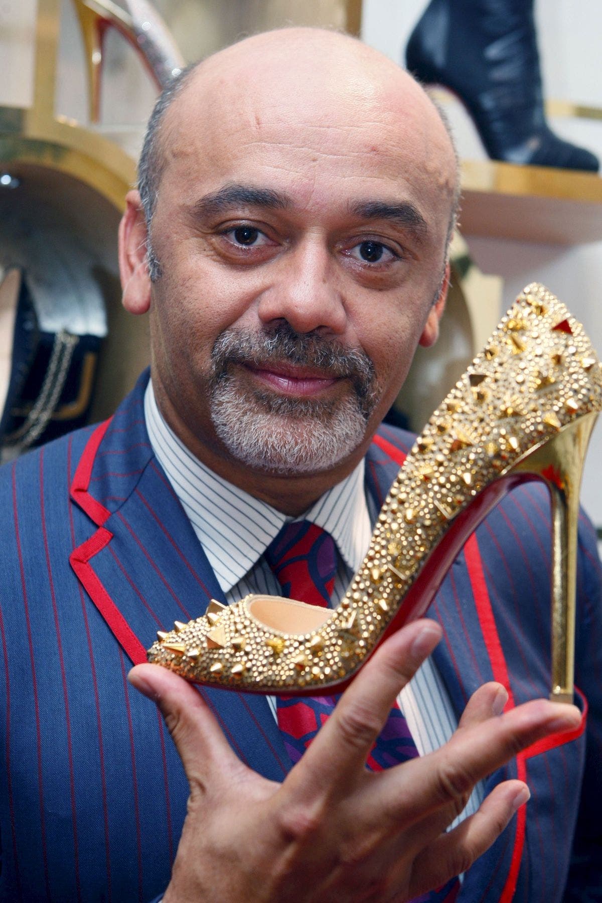 Christian Louboutin nacioÌ a pocos metros del Palais de la Porte DoreÌe. Foto EFE.