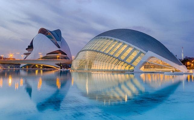 Ciudad de las Artes y las Ciencias. Foto Zebbache Djoubair Unsplash