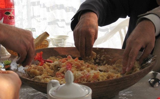 comer con la mano