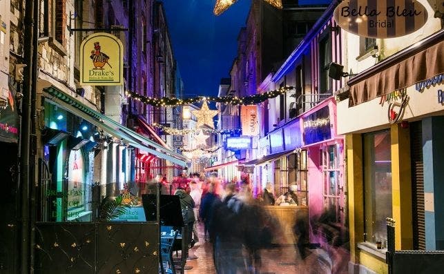 Con decenas de pubs, la calle St Patrick es la zona mÃ¡s animada de Cork.