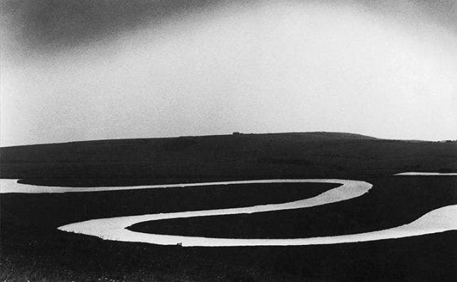 Cuckmere River, fotografÃ­a de Bill Brandt. Imagen: KBr FundacioÌn Mapfre