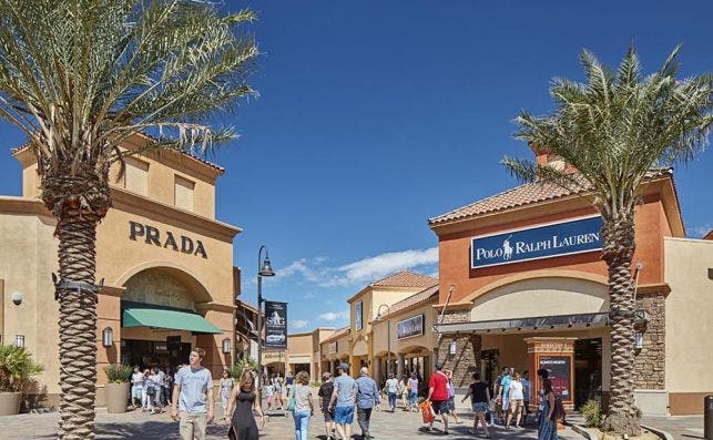 Desert Hills Premium Outlets